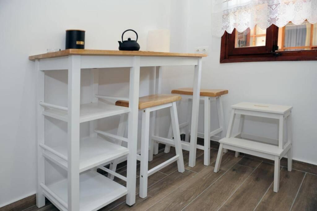 Retro Boutique Apt W Balcony In Historical Area Lejlighed Thessaloníki Eksteriør billede
